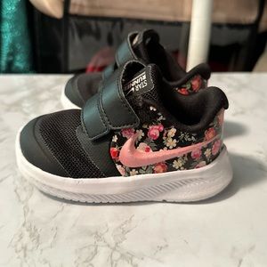 Nike Star Runner Vintage FloralVelcro 'Pale Ivory'